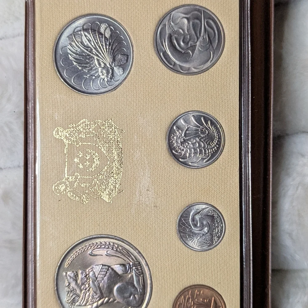 Vintage 1975 Year Of The Rabbit Coin Set